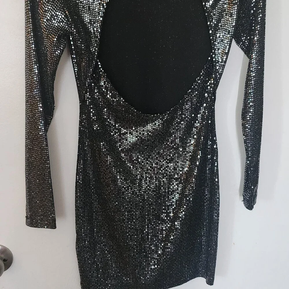 Gorgeous party dress! - Picture 3 of 7
